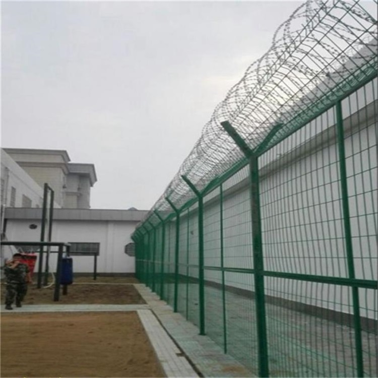 四川监狱防护网为何一定要安装不锈钢刀刺网