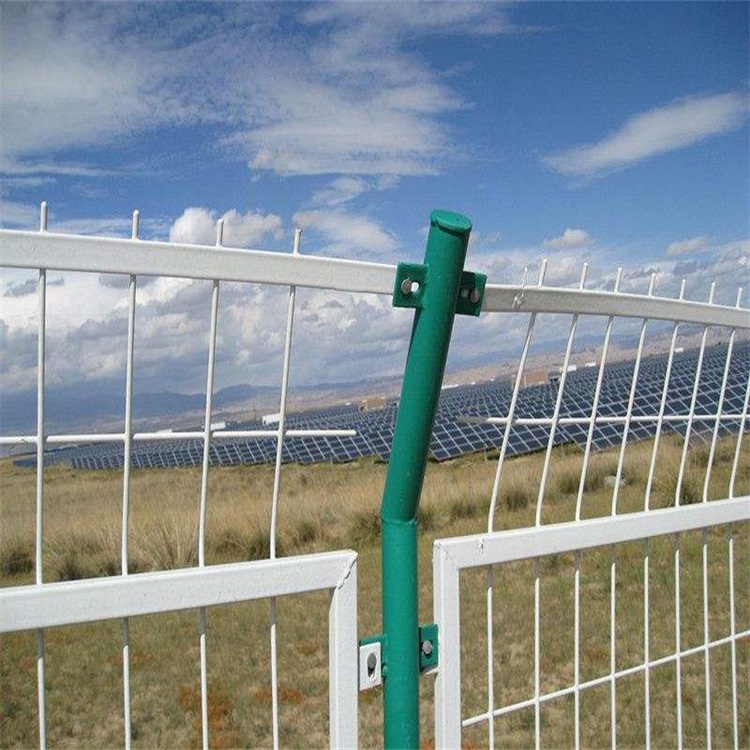 光伏电站围栏网,太阳能发电区围栏网表面处理方式